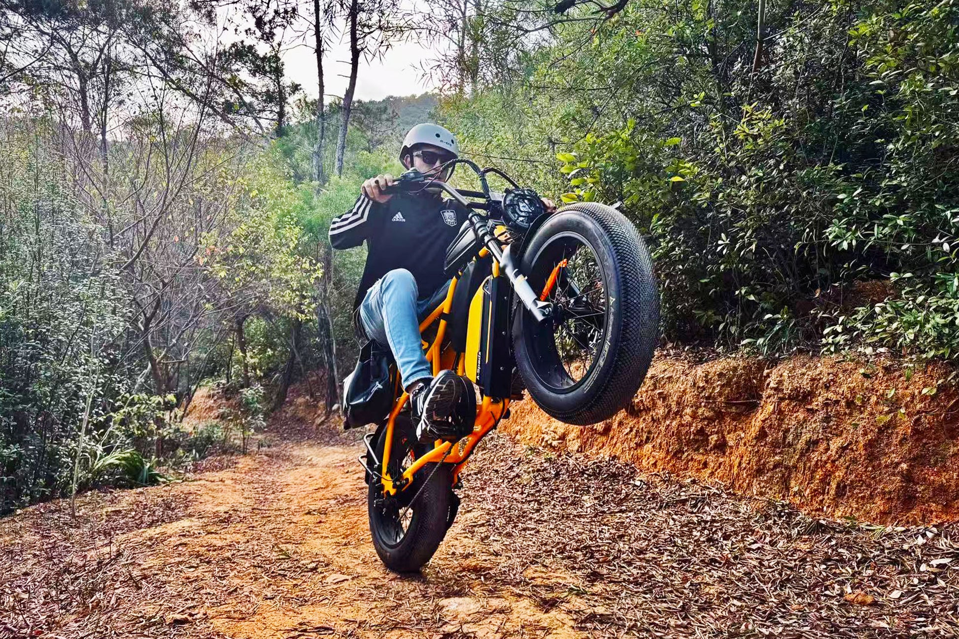 Jet Black  Mars Yellow